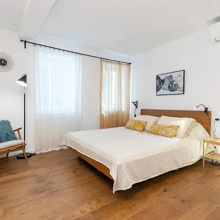 Stylish Studio Apartment By Irundo Rovinj Exterior photo