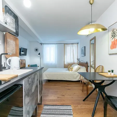 Stylish Studio Apartment By Irundo Rovinj Exterior photo